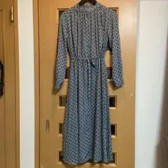 ブルー模様入り長袖ワンピース　GU