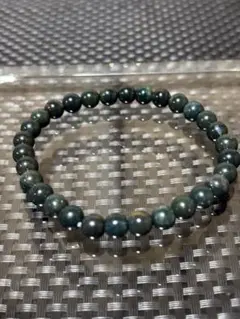糸魚川翡翠 金山谷海石加工 黒緑翡翠を親玉に使用 ブレスレット - メルカリ