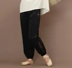 2025年最新】UNOA ジョガーパンツの人気アイテム - メルカリ