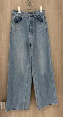 GU ハイウエストセミワイドジーンズ　Sサイズ　ジーユー　バギー