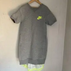 NIKE✖️Sacai 半袖ワンピースのサムネイル