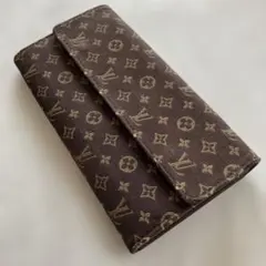 ルイ・ヴィトンモノグラム２つ折り財布