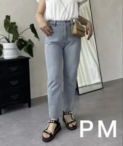 プロズヴェール／【MOMO】ストレッチテーパードデニム／ＰМ 美品