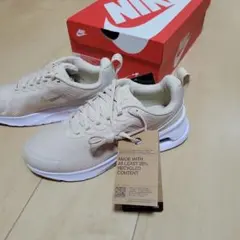 【新品未使用】NIKEスニーカーレディス　エアーマックスNUAXIS　24cm