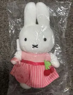 ミッフィー マスコットキーチェーン いちご 正規品 - メルカリ
