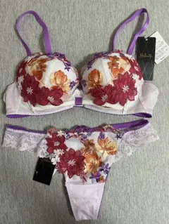 Salute 花柄ブラジャーショーツセット M - メルカリ