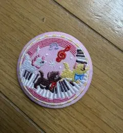 バ*ー様 ハローキティ 子犬のお散歩 ファスナー チャーム プードル