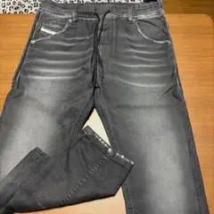 Diesel ダークグレー デニムパンツ　サイズ28のサムネイル