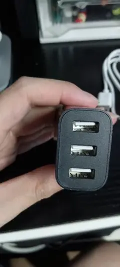 3ポート USB充電器 黒