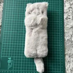 ハグハグアニマル　筆箱　ぬいぐるみペンポーチ　ラッコ？猫？
