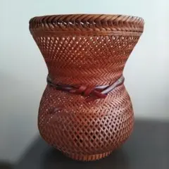 【超希少】飛騨高山 一位一刀彫 籠入り鶏 伝統工芸品 木彫 古美術 骨董　作家物 超希少】飛騨高山 一位一刀彫 籠入り鶏 伝統工芸品 木彫 古美術 骨董