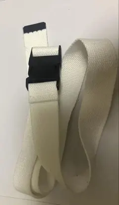 ホワイト ガチャベルト バックル