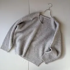 haco! ハコ グレーVネックニットLサイズ