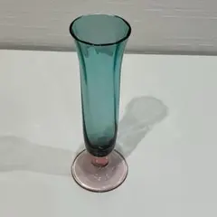 一輪挿し　ガラス製　青緑色のガラス花瓶