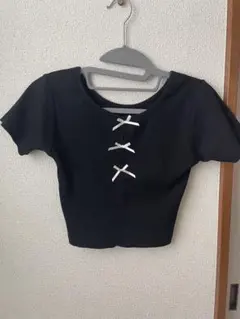 リボン付きブラッククロップドトップスのサムネイル