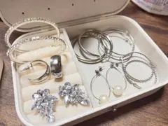 SHEIN シルバーアクセサリーピアス7点セット 大ぶり キラキラ わっかのサムネイル
