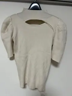 イング　ベージュニット M