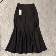 新品未使用　UNIQLO ユニクロマーメイドスカート 黒　58