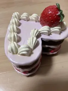 ハート型 ケーキ 小物入れ ストロベリーモチーフ　いちごケーキ小物入れ