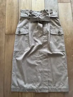 新品　タグ付き　タイトスカートのサムネイル