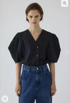 新品未使用タグ付きRIM.ARK Volume sleeve v-neck SHのサムネイル
