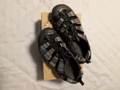 KEEN マルチカラーメンズサンダル