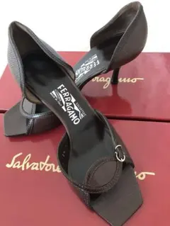 新品⭐︎フェラガモ　パンプス　ブラウン