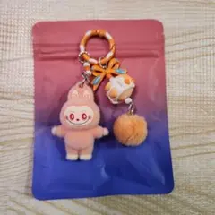 ラブブ キャラクターのキーホルダー