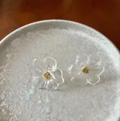 クリアフラワーピアス