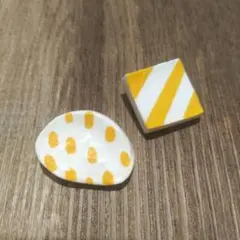 新品 ドットとストライプのブローチ 2点セット