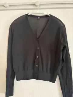 UNIQLO ライトVネックカーディガン