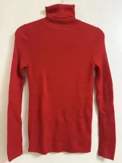 UNIQLO 赤 エクストラファインリブタートルネックセーター