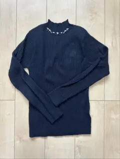 売りつくし大処分中❣️ 即購入⭕️ネイビー リブ編みニット Mサイズ ビジュー付き