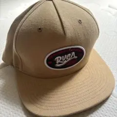 RVCA ベージュ スナップバックキャップ