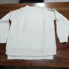 earth　music＆ecologyリブ編み ベージュ 長袖セーター Mサイズ