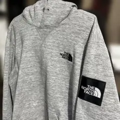 THE NORTH FACE ザノースフェイス スクエアロゴフーディ　グレー