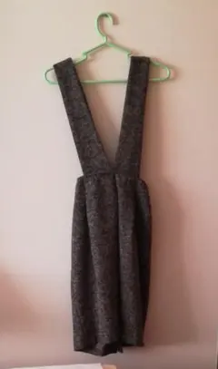 サスペンダー付スカート