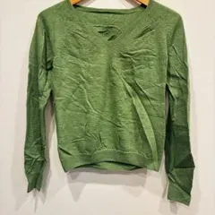 Vネック ニット 長袖セーター グリーン 緑 薄手 春秋 シンプル 綺麗め