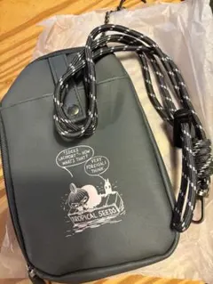 リンネル７月号付録MOOMIN ストラップ付きマルチケース グレー