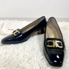 良品　サルヴァトーレフェラガモ　ヒール　エナメル　ブラック　ガンチーニ　ゴールド