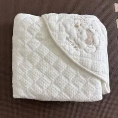 【おくるみ】ホワイトキルティングブランケット 動物刺繍付き