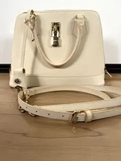 クリーム色 2way ショルダーバッグ　Samantha Thavasa