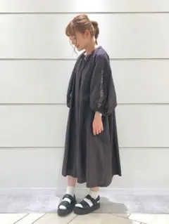 【 Samansa Mos2 】袖刺繍前あきワンピース