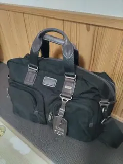 TUMI ブラック ビジネスバッグ