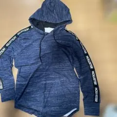 Hollister フード付きネイビーパーカー XS