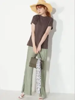 プリーツフレアパンツ