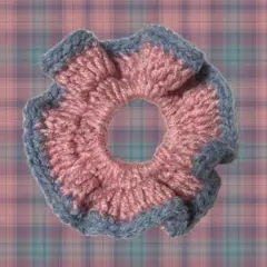 フリル付き編みシュシュ ピンクとブルー ハンドメイド ハンドメイド