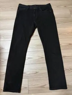 【33】ユニクロUNIQLOブラックデニム・スリムストレート美品