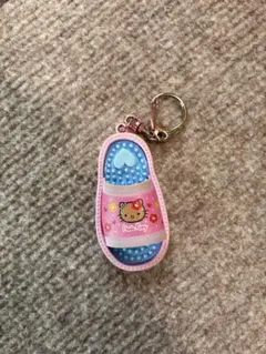 Hello Kitty 拖鞋造型鑰匙圈