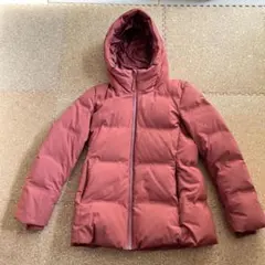 ユニクロ　シームレスダウン　ボルドー　レッド